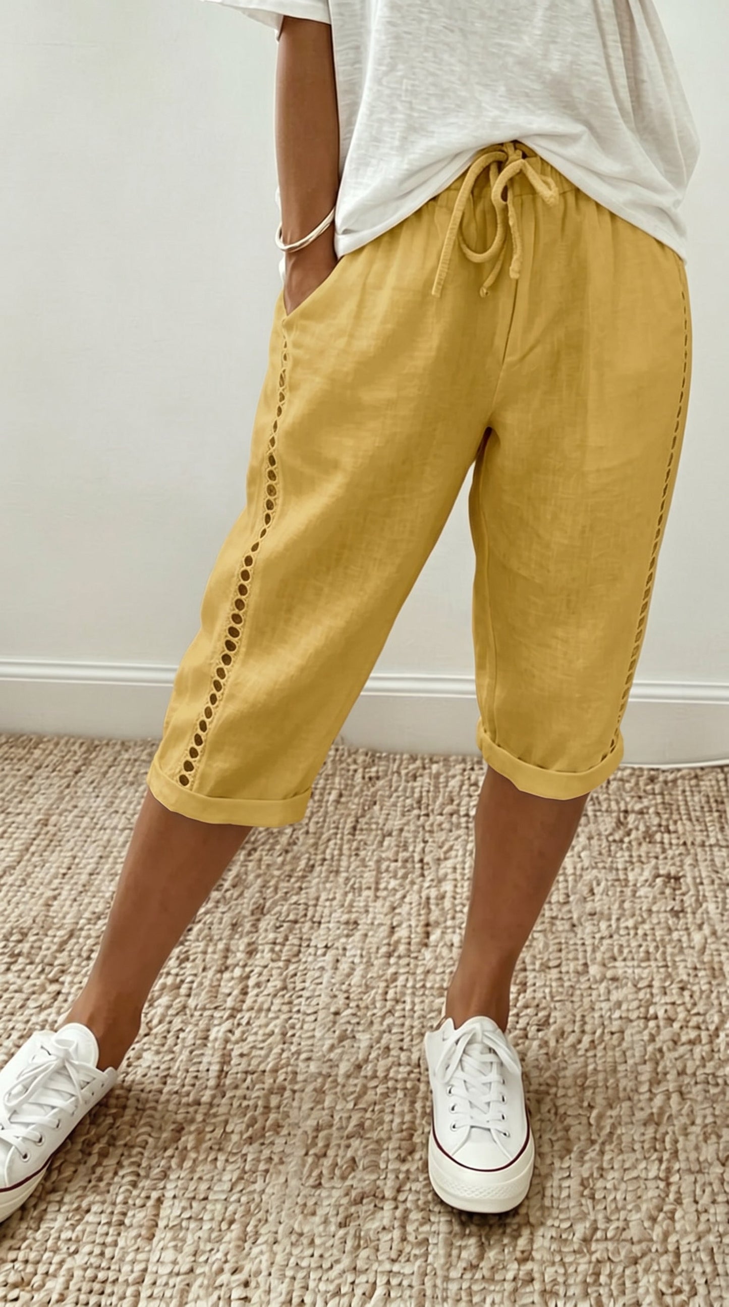 Women's capri-length summer pants with lace details